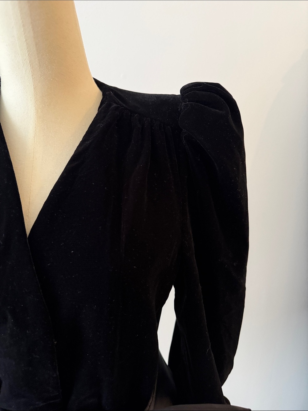 Zara Velvet Puff-Sleeve Wrap Top with Satin Bow - Picture 2 of 8